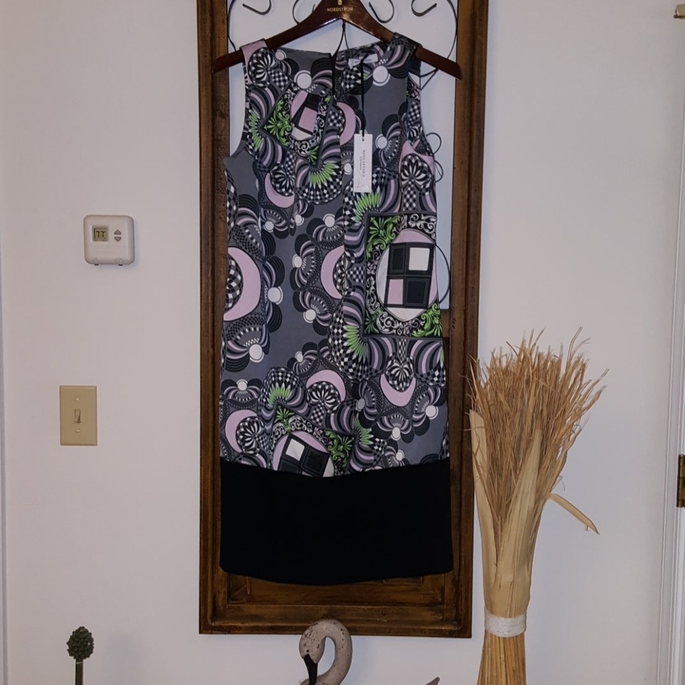 LOOK❣️VERSACE Dress. Absolutely gorgeous! Size 42 US size 6 or medium. NEW!